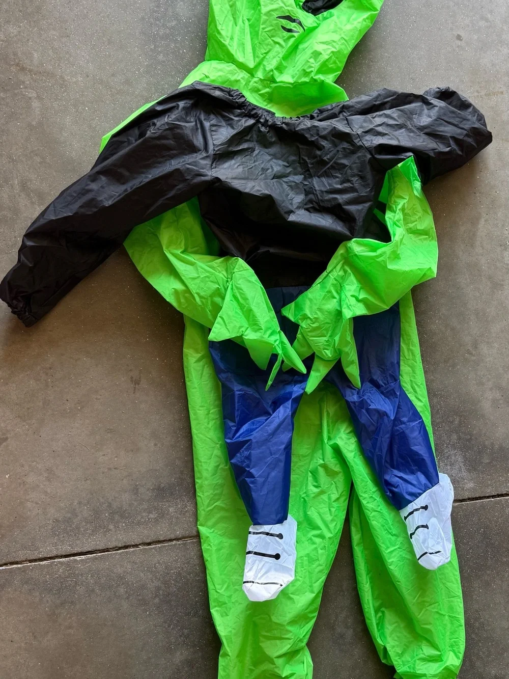 Inflatable Alien Carrying Child Costume - Green & Blue